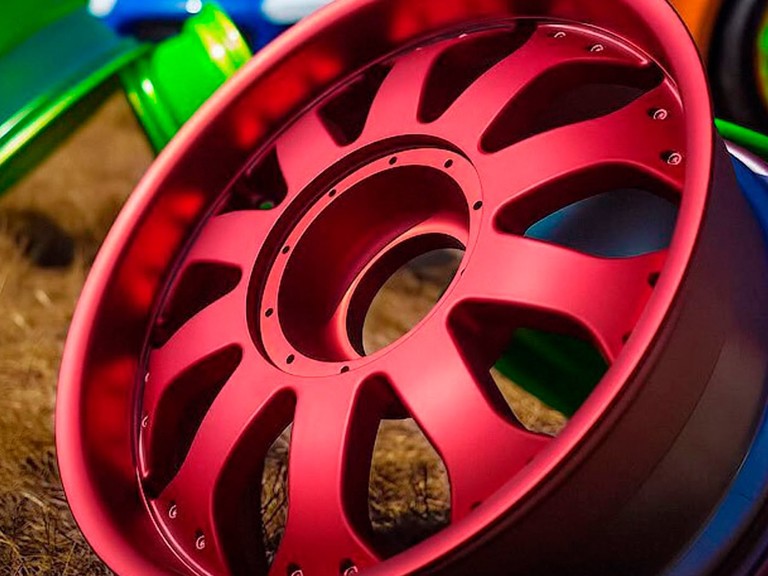 Порошковая покраска дисков – наиболее популярный способ сохранить авто